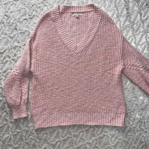 American Eagle Outfitters Sweaters - American Eagle Outfitters Dusty Pink V-Neck cable knit Sweater